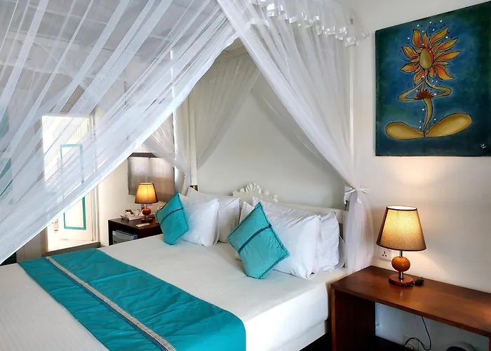 Neela'S Beach Inn