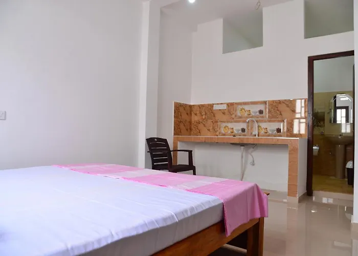 Roshan'S Guest House